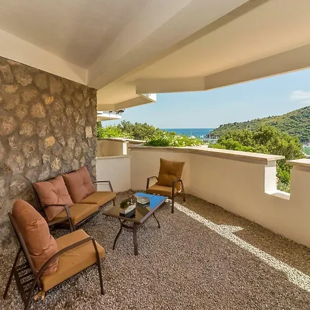 Valdroni 4*